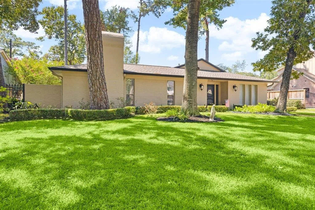 Photo of 10223 Pine Forest Road