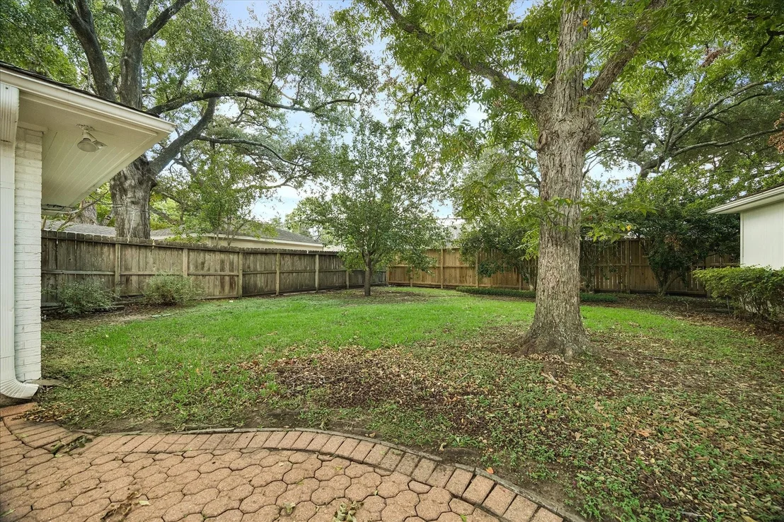 Photo of 7623 Meadowvale Drive