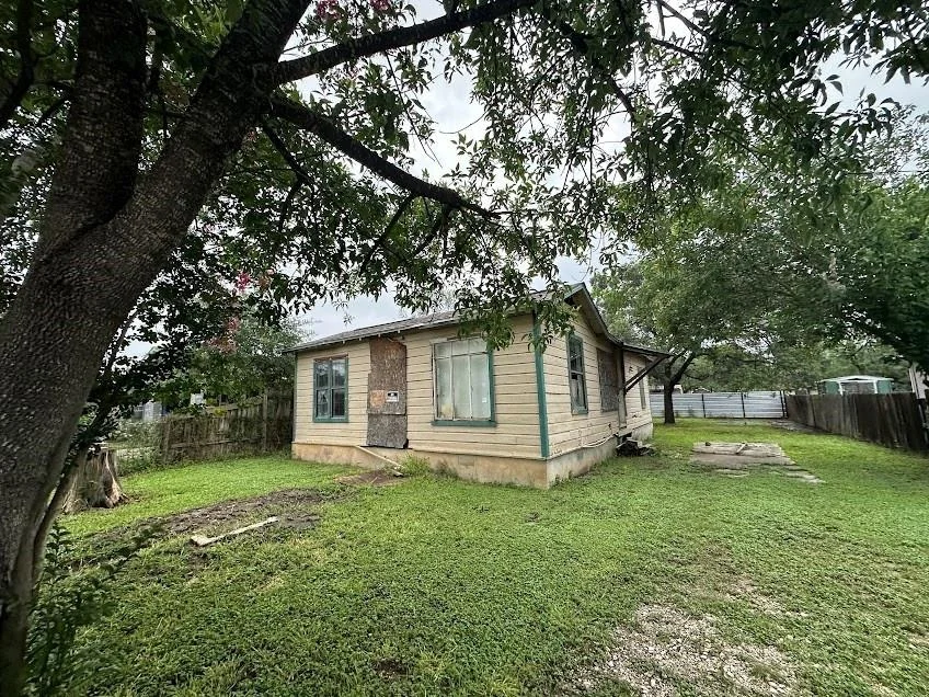 Photo of 1443 Saenz