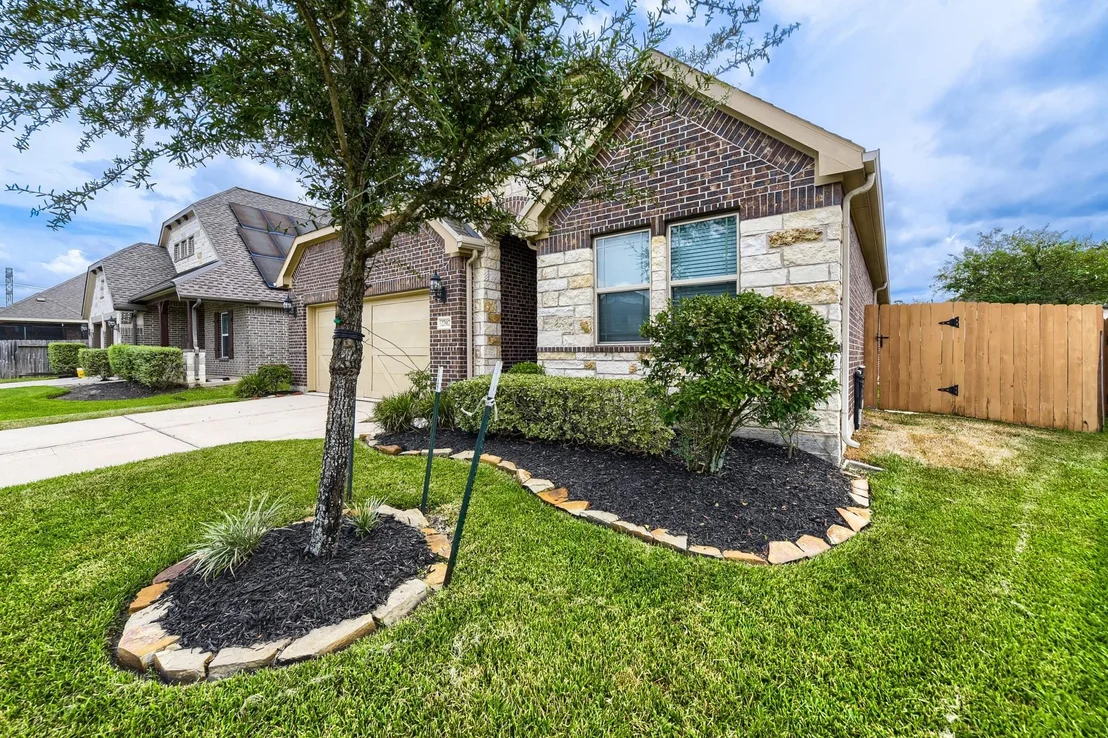 Photo of 27917 Spearhead Ridge Drive