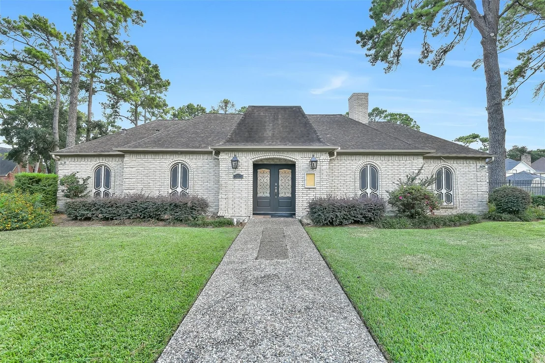 Photo of 3823 Elmcrest Drive
