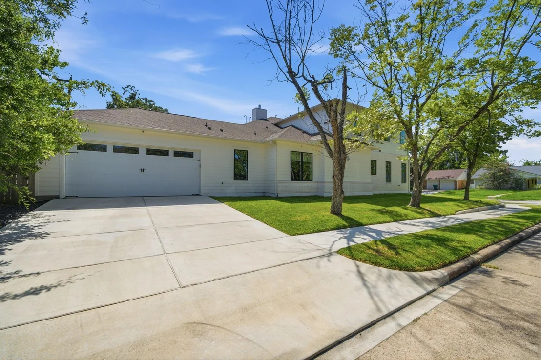 Photo of 1030 Chamboard Lane