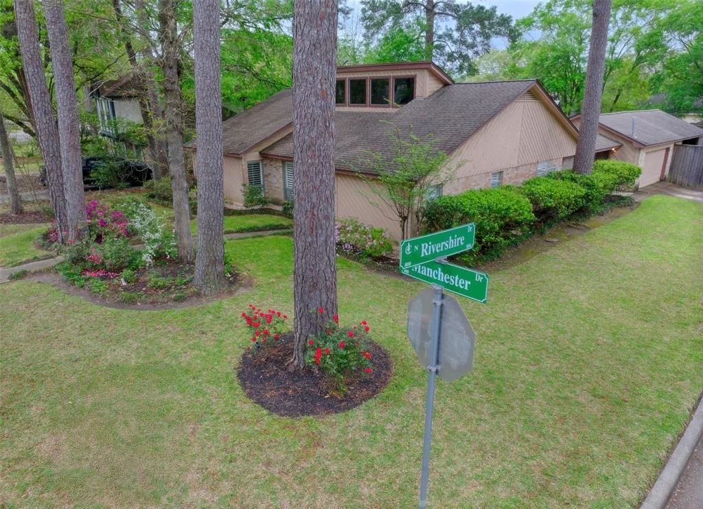 Photo of 900 Manchester Drive