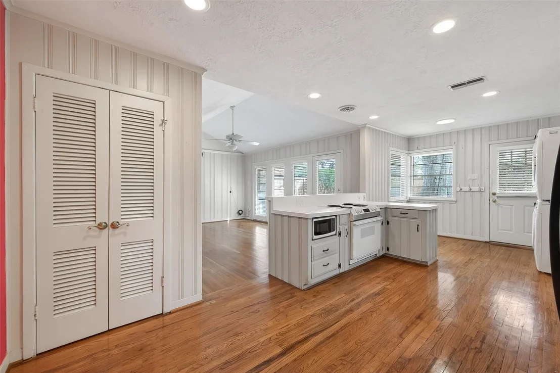 Photo of 4807 Creekbend Drive