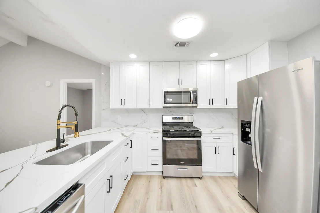 Photo of 5212 Willowview Drive