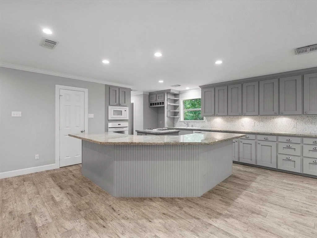 Photo of 5401 Palm Drive