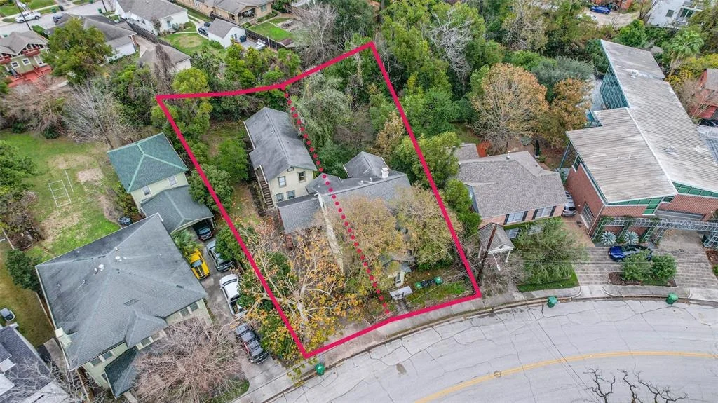 Photo of 2432 & 2434 White Oak Drive