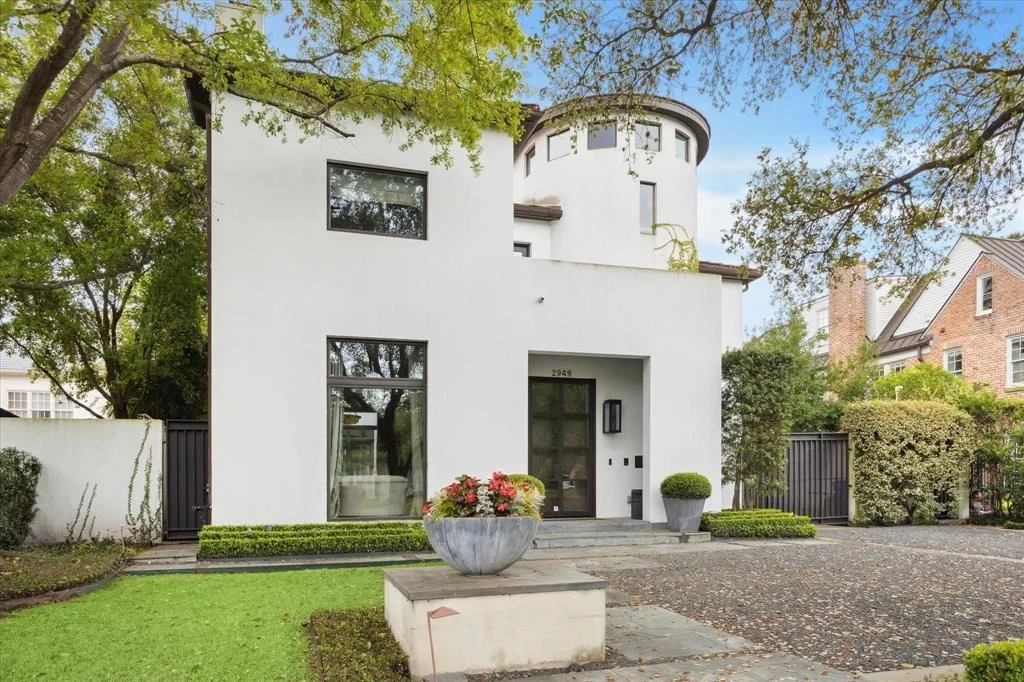 Photo of 2949 Chevy Chase Drive