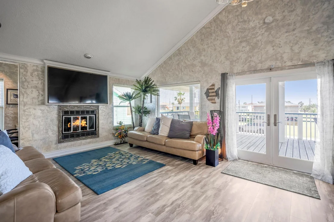 Photo of 16544 John Silver Road