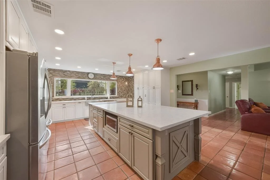 Photo of 2711 N Saddlebrook Lane