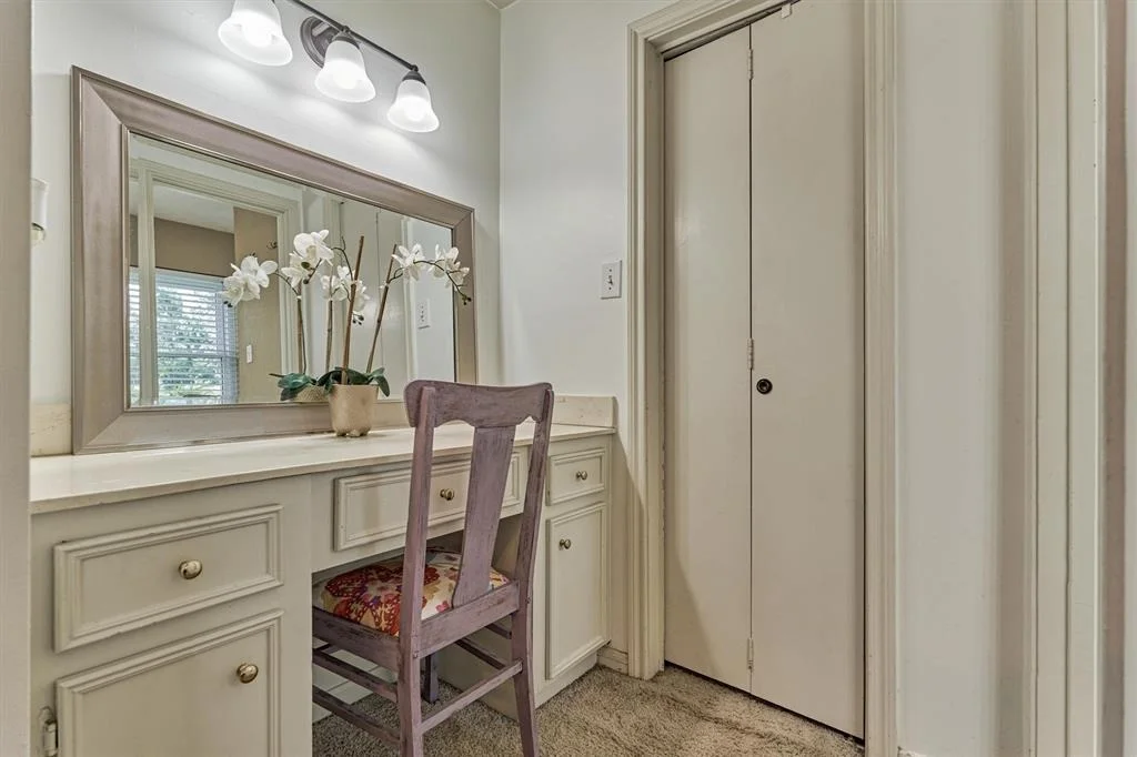 Photo of 6314 Knollview Drive