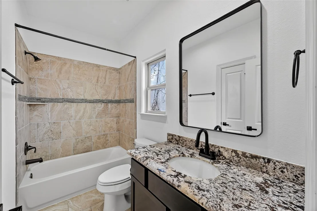 Photo of 2407 Radcliffe Street