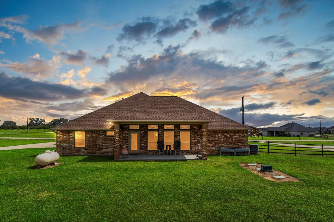 Photo of 5649 Pioneer Trail