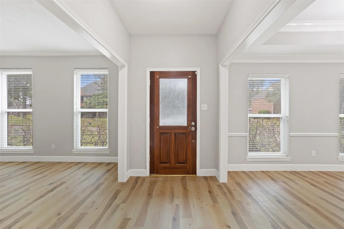 Photo of 2022 Hillside Oak Lane