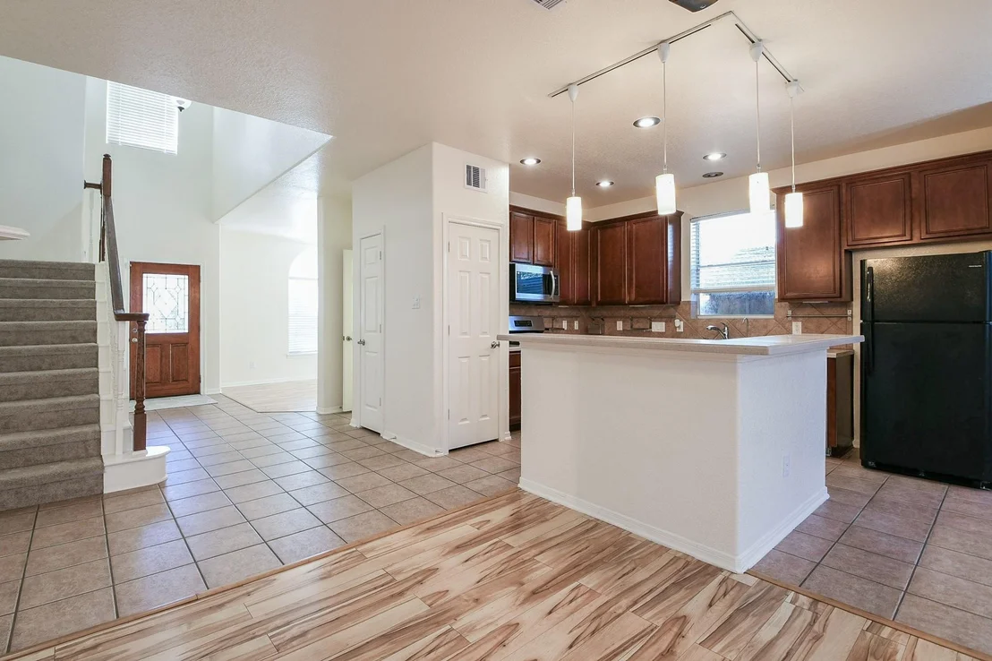 Photo of 251 N Wimberly Way