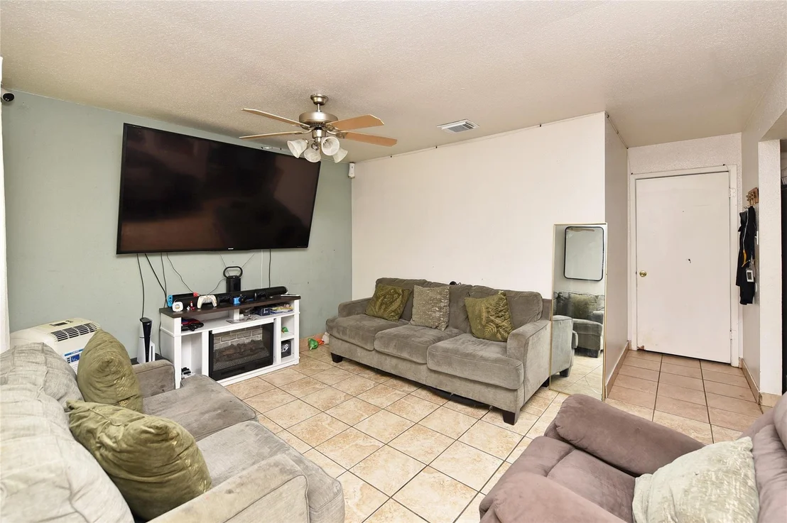 Photo of 10119 Hannon Drive