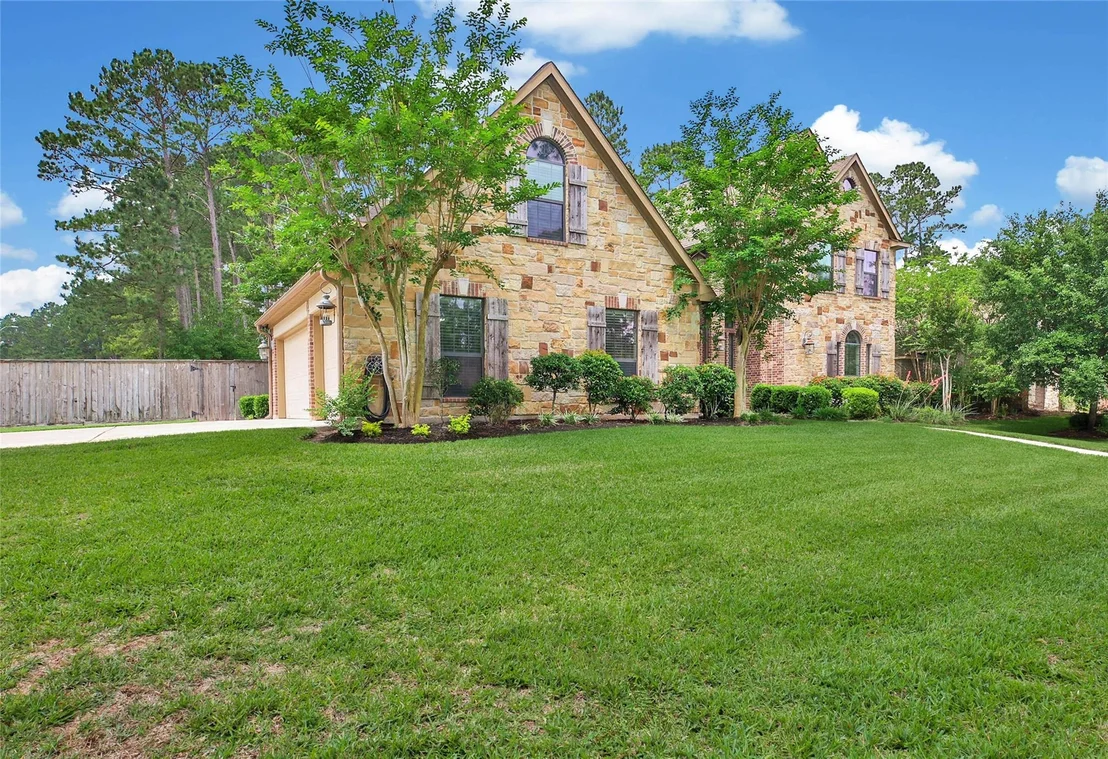 Photo of 40503 Manor Drive