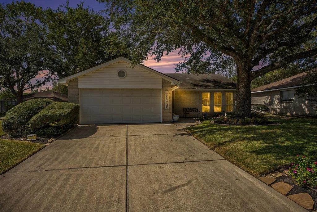 Photo of 910 Postwood Lane