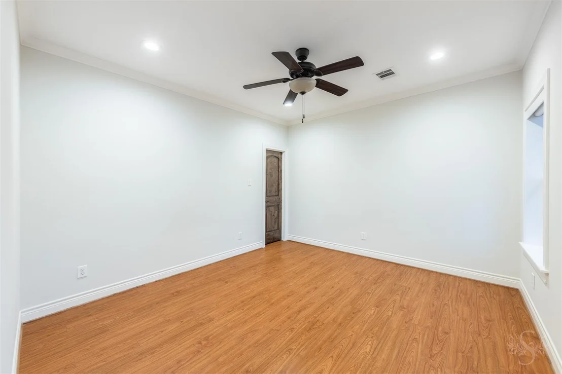 Photo of 818 Lamonte Lane