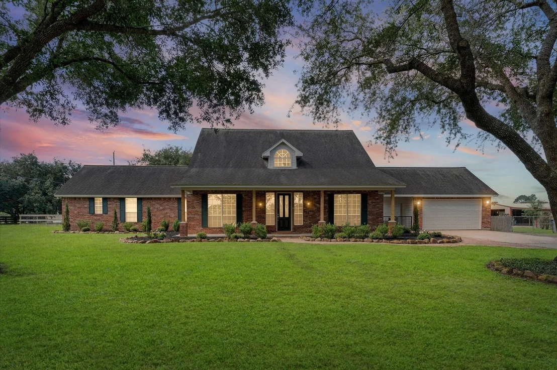 Photo of 33014 Grove Park Drive