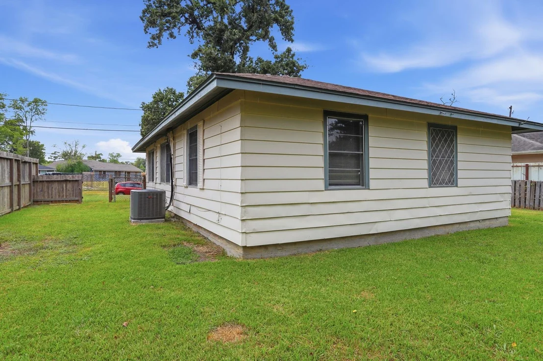 Photo of 9242 Forest View Street