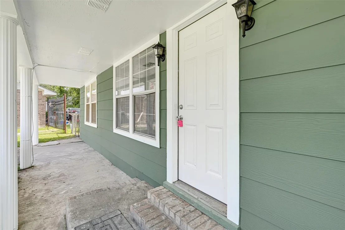 Photo of 9210 Compton Street