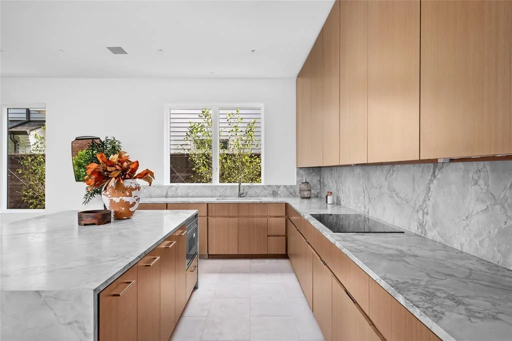 Photo of 2215 Albans Road