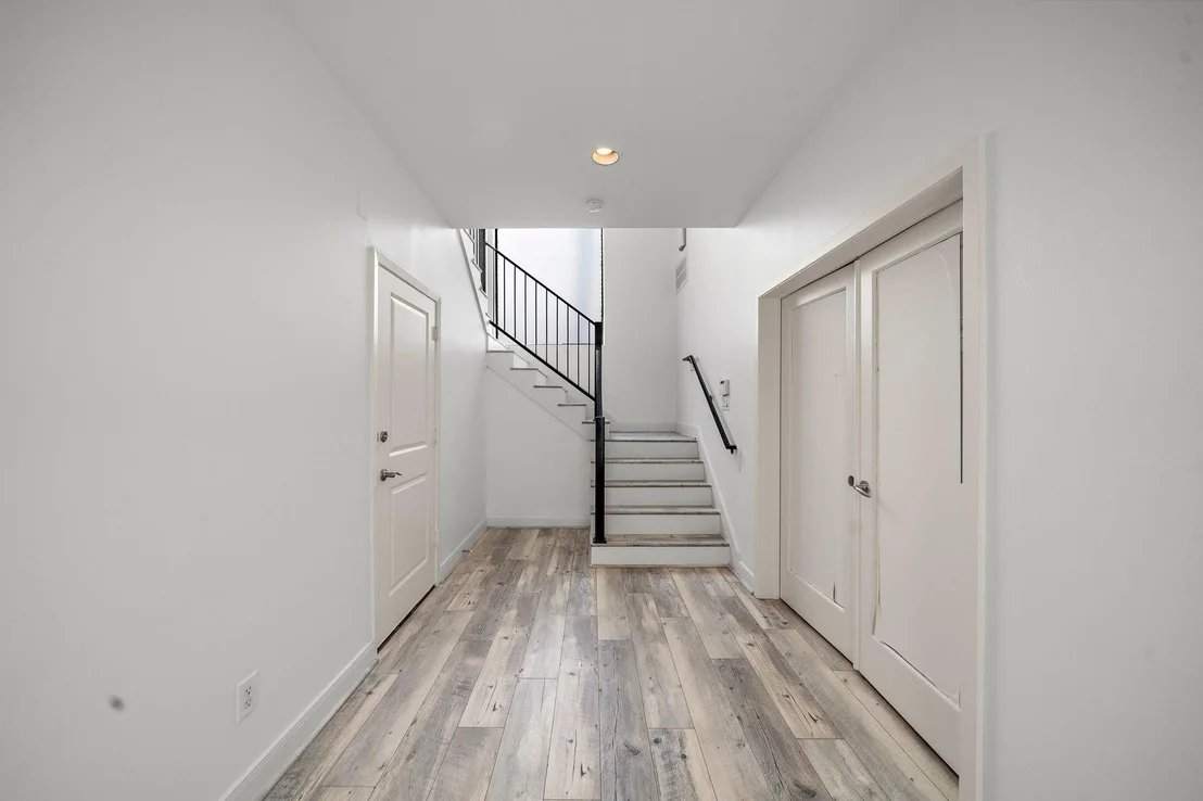 Photo of 906 Reinerman Street