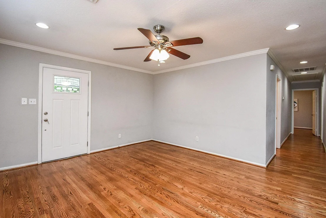Photo of 1631 Chantilly Lane