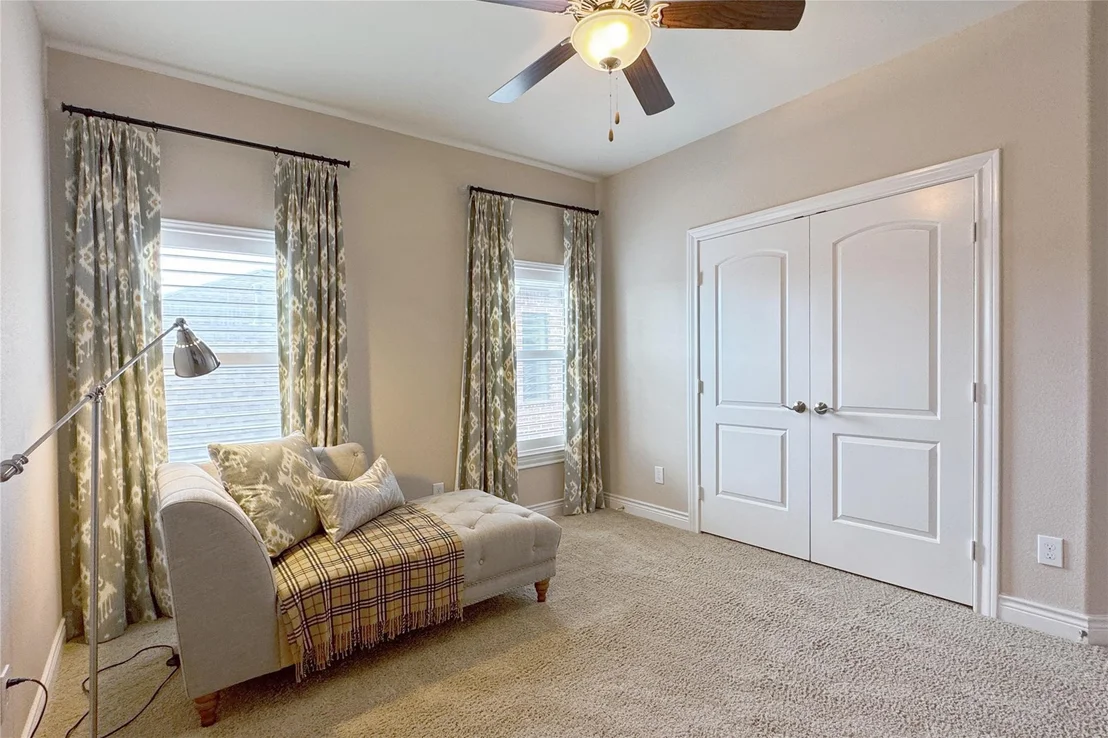 Photo of 121 Silverstone Lane