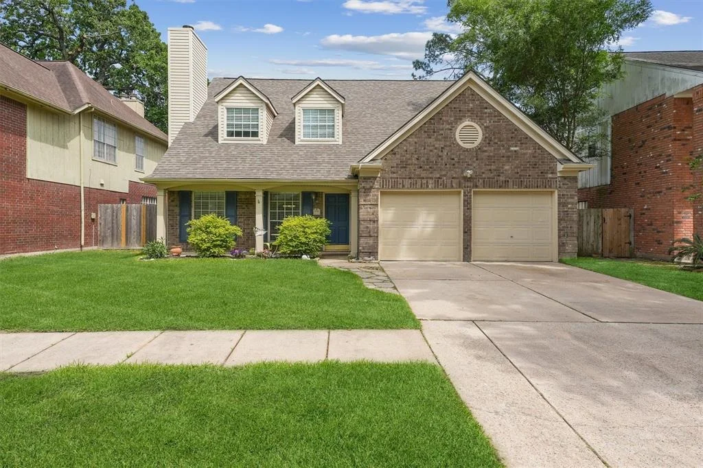 Photo of 16023 Lakestone Drive