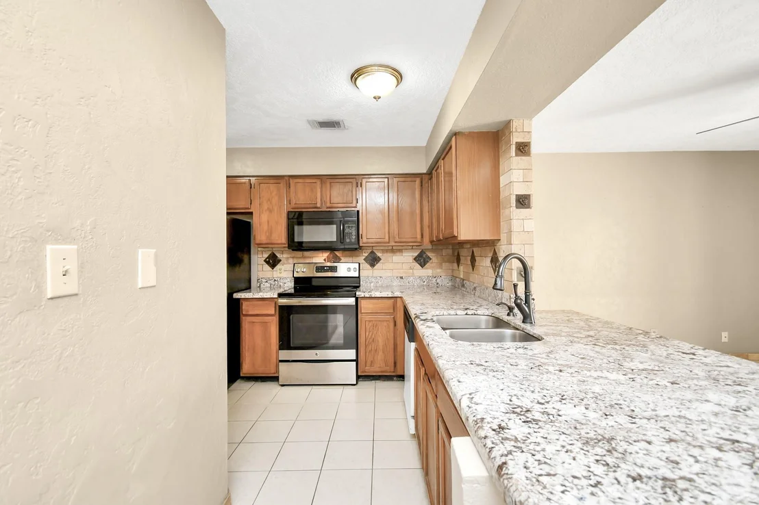 Photo of Unit 250D at 2501 Gulf Freeway