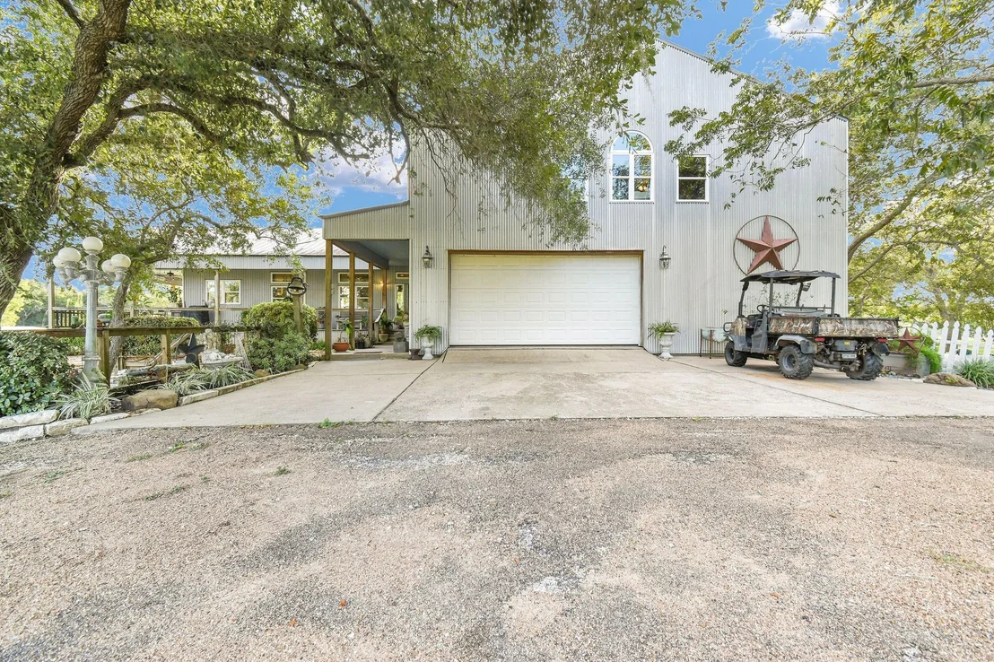 Photo of 817 County Road 432