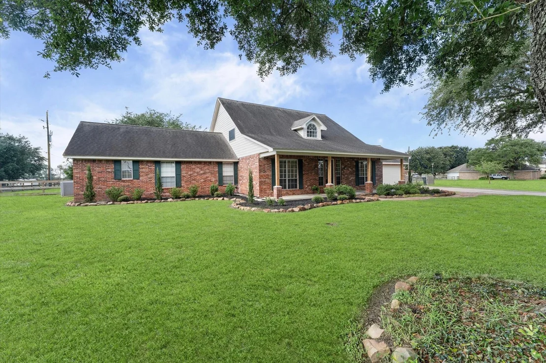 Photo of 33014 Grove Park Drive