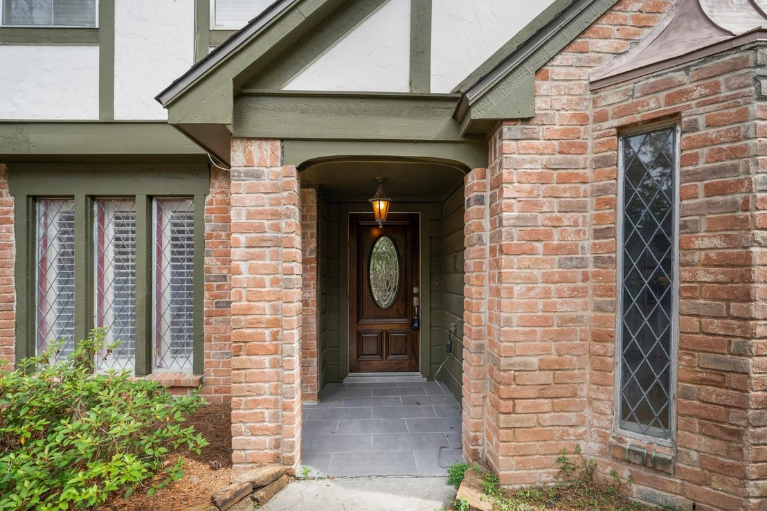 Photo of 17214 Hill View Lane