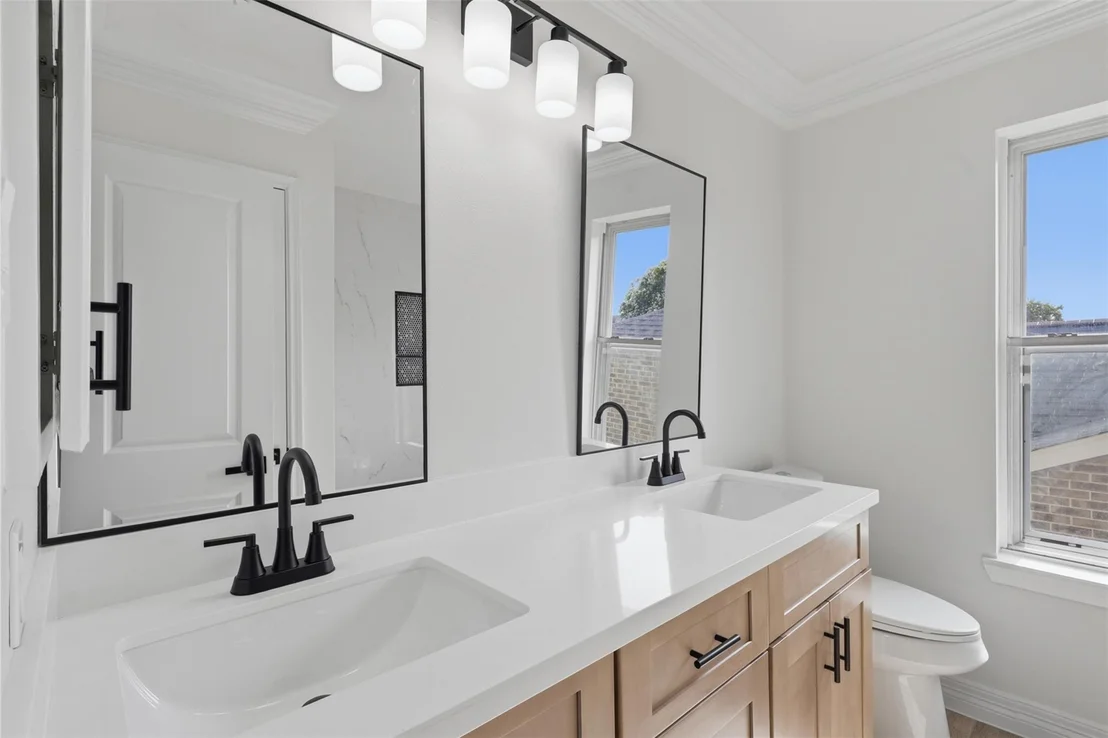 Photo of 4823 Meadowglen Drive