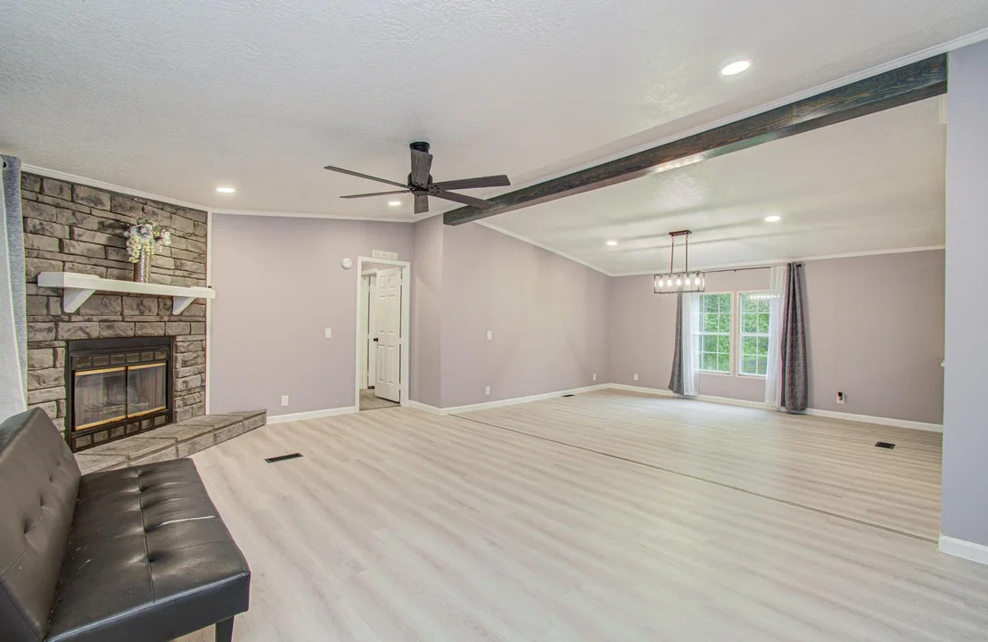 Photo of 272 Lone Pine Drive
