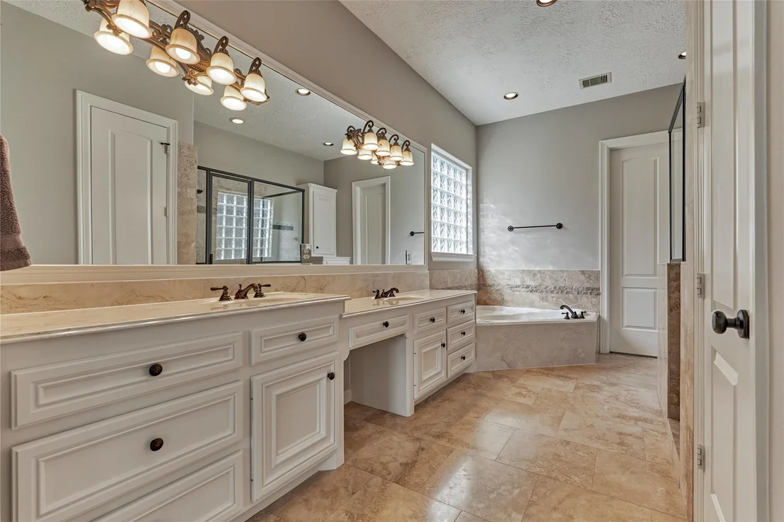 Photo of 12323 Longmire Cove
