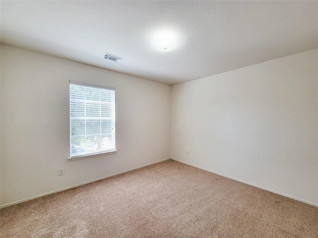 Photo of 5746 Roehampton Court