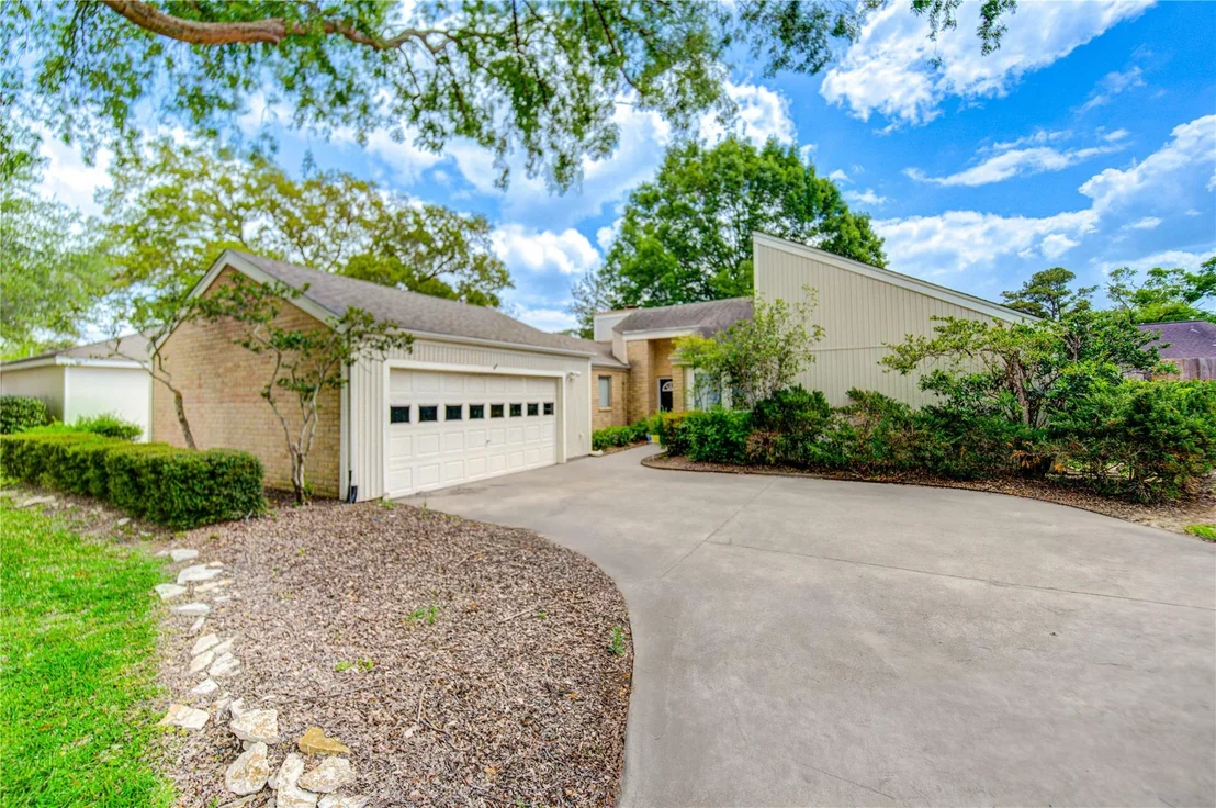 Photo of 1063 Apache Falls Drive