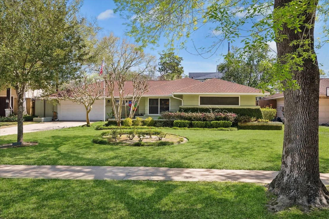Photo of 8611 Ferris Drive