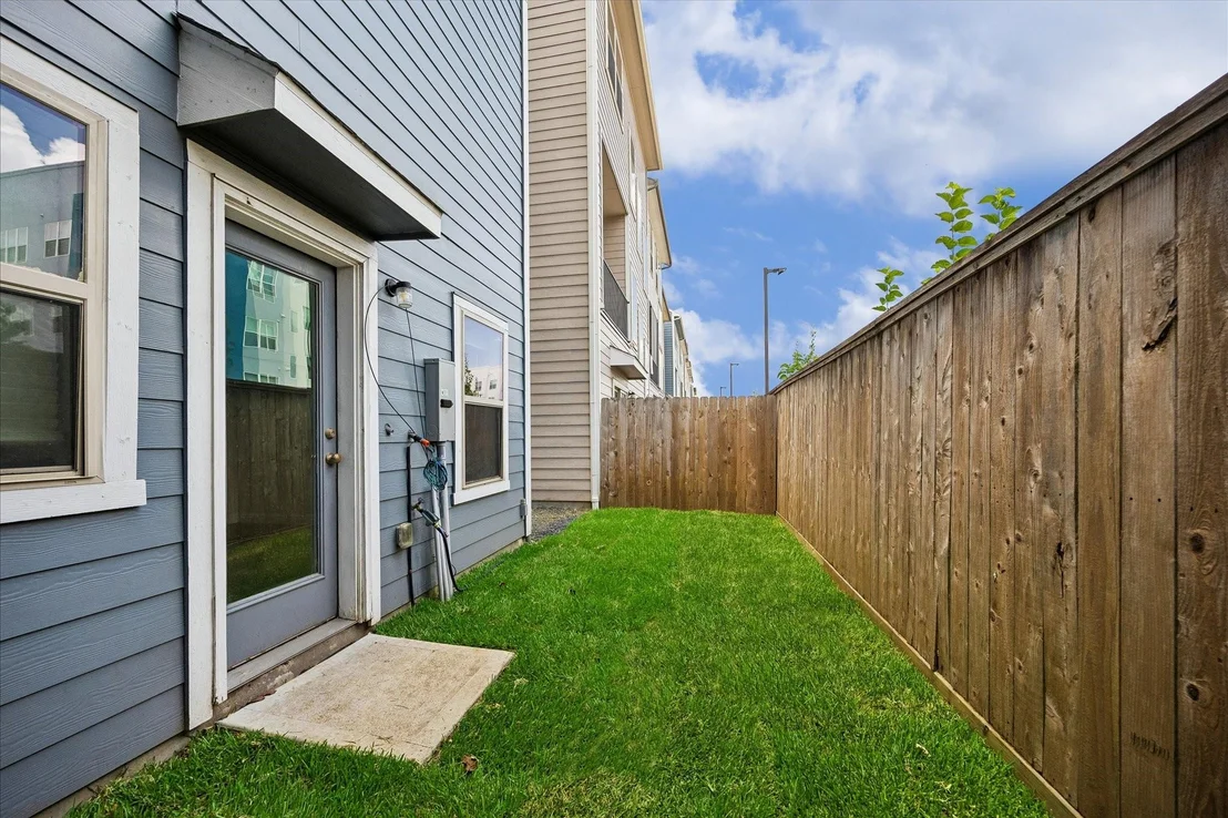 Photo of 11004 Mikula Drive