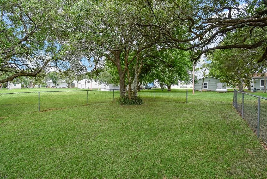 Photo of 1551 Bayview Drive