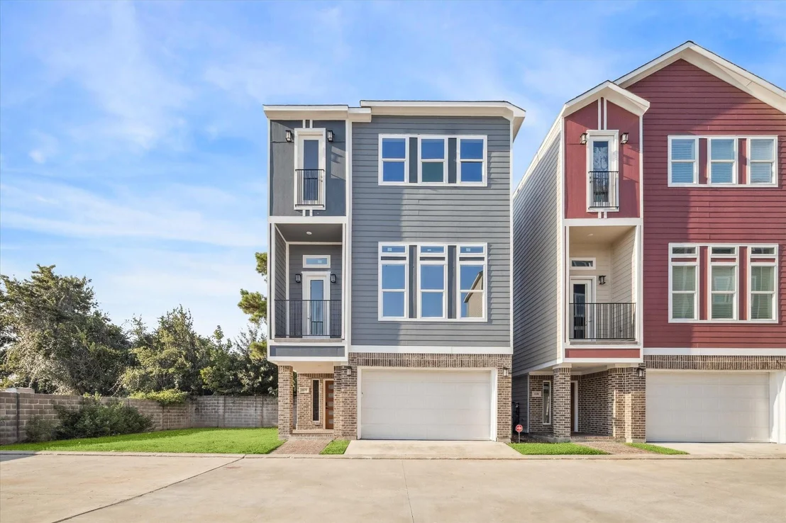 Photo of 2122 Oatfield Drive
