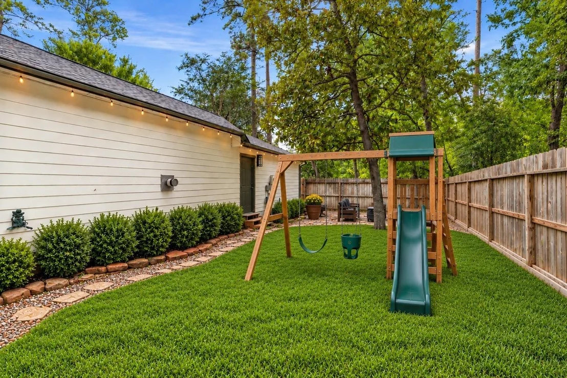 Photo of 5 Thornhedge Court