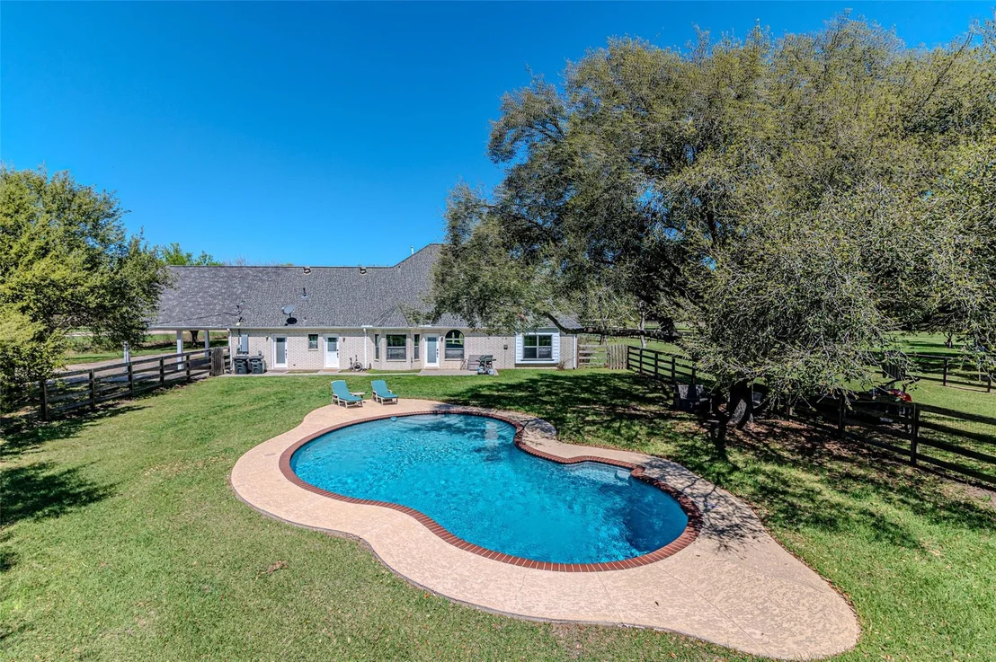 Photo of 17631 Huffmeister Road