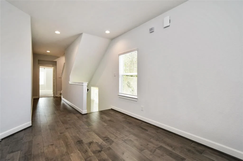 Photo of 305 Willard Street