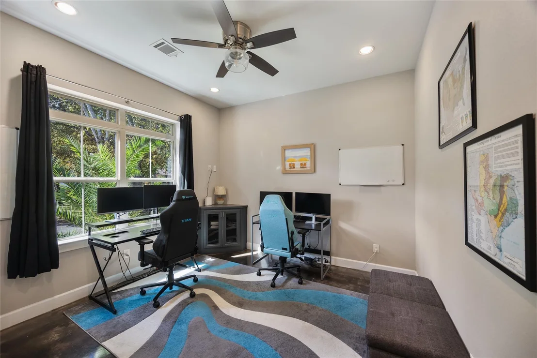 Photo of 12122 Hawthorne Drive