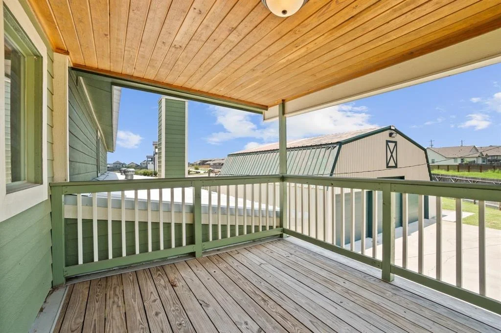 Photo of 11008 Hillside Drive