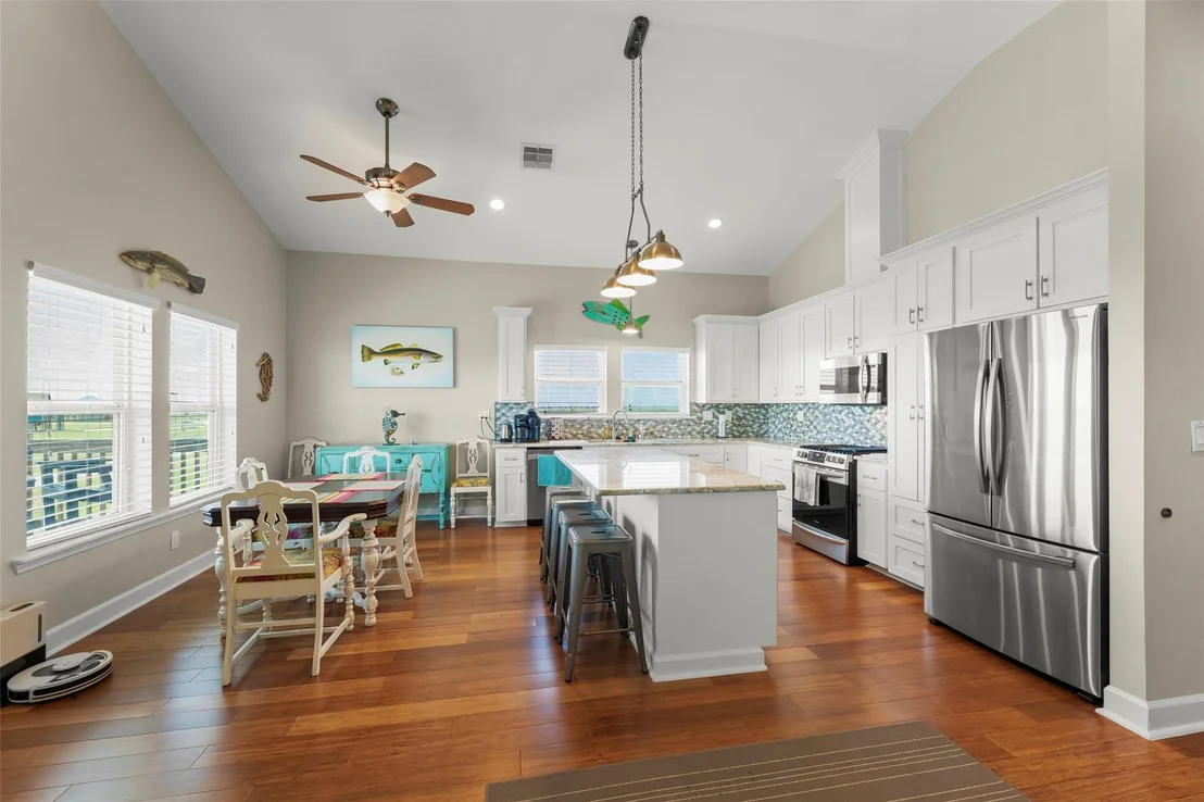Photo of 742 Bay Drive